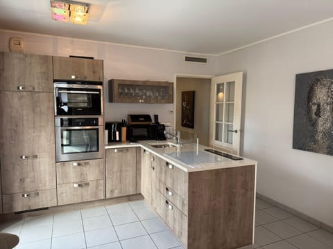 A closer look at the open plan kitchen