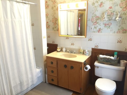 2 Standard Queen Bedrooms, 1 Large Private Bathroom (Maritime/Acadia) | Bathroom | Combined shower/tub, free toiletries, hair dryer, towels