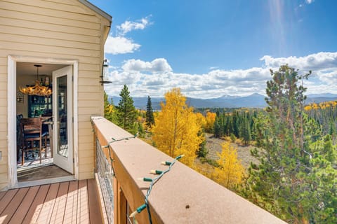 Silverthorne Vacation Rental | 2BR | 2BA | 889 Sq Ft | Stairs Required