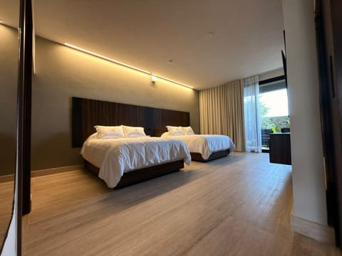 Luxury Double Room, Balcony, Mountain View | Iron/ironing board, free WiFi