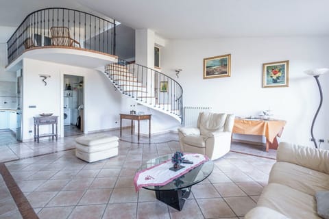 Autumn, Living Room, Spring, Summer