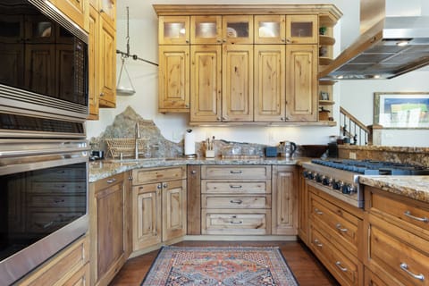 Granite Countertops and Stainless Steel Appliances