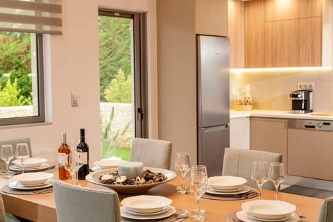 Experience Cretan Flavors with a Glass of Wine