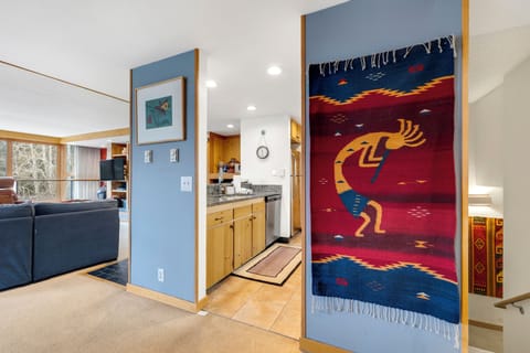 Entryway into Kitchen