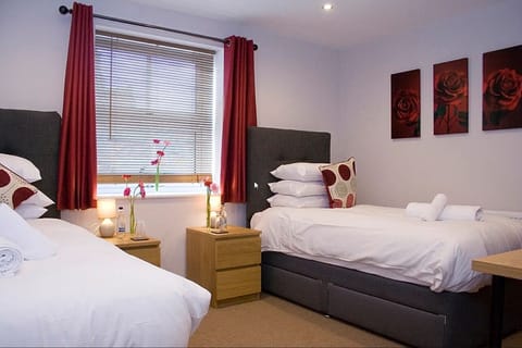 Twin Room, Accessible, Ensuite | Iron/ironing board, free WiFi