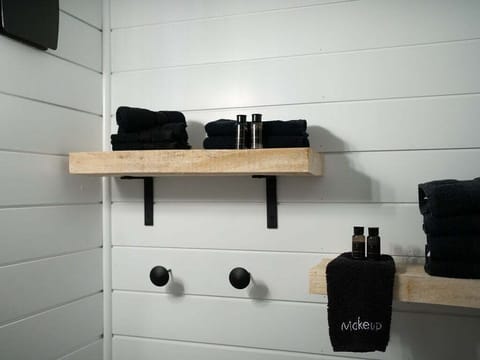 Bathroom - Full bath with walk-in shower. Linens are provided.