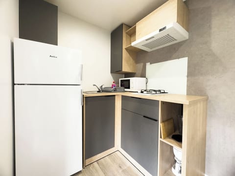 Premium Cottage, 1 Bedroom, Air conditioning | Private kitchen | Microwave, highchair, cookware/dishes/utensils