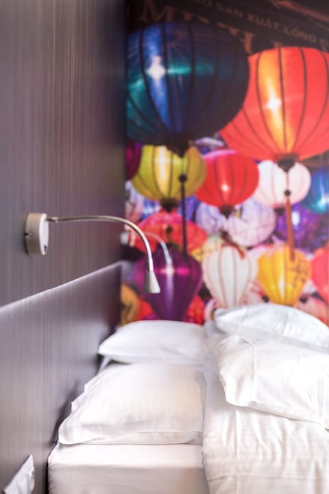 Superior Triple Room, Accessible | Minibar, in-room safe, laptop workspace, blackout drapes