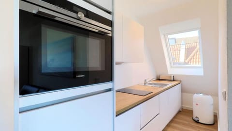 Deluxe Apartment, 1 Bedroom, Kitchen, River View | Private kitchenette