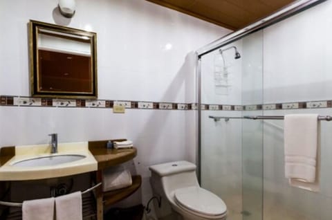 Exclusive Studio, 1 King Bed, Private Bathroom, Garden View | Bathroom | Shower, free toiletries, hair dryer, towels