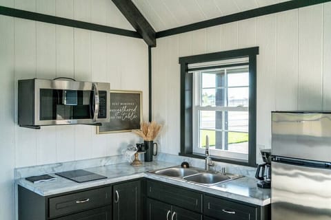 Enjoy making delicious meals in the kitchenette