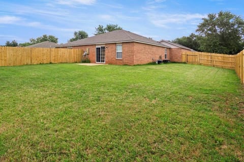 Spacious fully fenced backyard