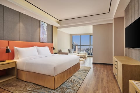 Premium Room, 1 King Bed | Premium bedding, down comforters, memory foam beds, minibar