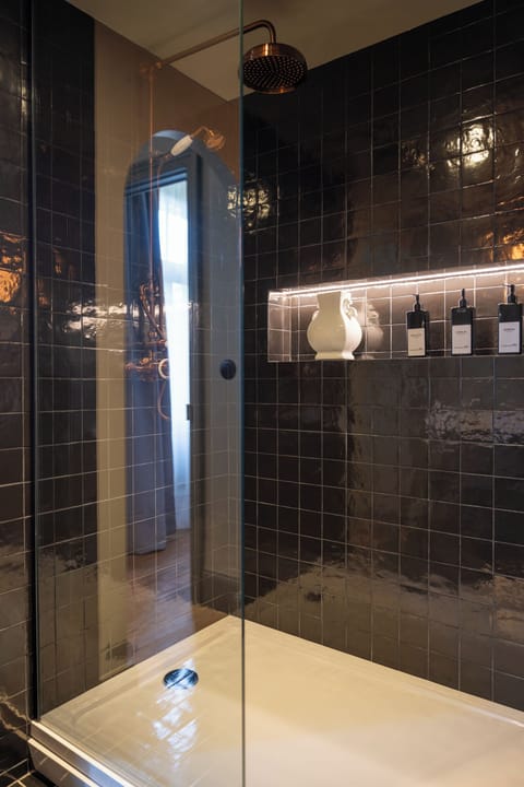 Superior Double Room, Park View | Bathroom