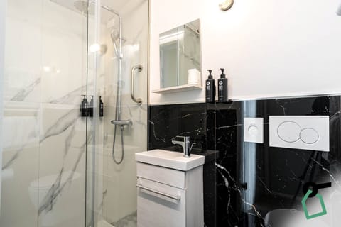 Double Room | Bathroom