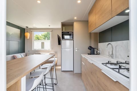 Camping Papillon Bouillon – Vakantiehuis ChaliBou - Kitchen