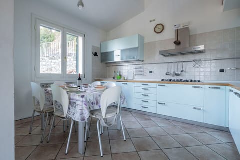 Autumn, Kitchen, Spring, Summer