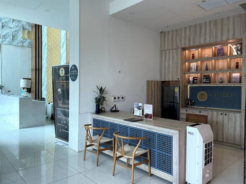 Condo, 2 Bedrooms, Balcony, City View | Lobby