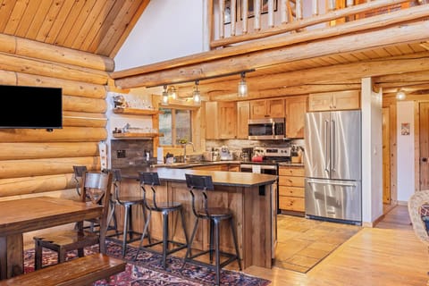 Kitchen (main floor): Drip coffee maker, Keurig, Crockpot, blender, kettle, cooking utensils, tableware