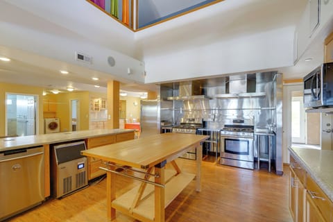 Kitchen | Double Appliances | Coffee Pot | 1st Floor