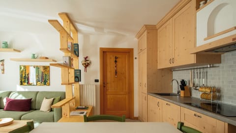 Apartment (1 Bedroom) | Private kitchen | Microwave, oven, electric kettle, highchair