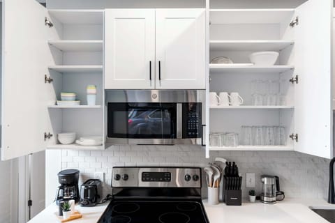 Unit 1: Fully equipped kitchen