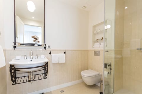 Junior Suite  | Bathroom | Shower, designer toiletries, hair dryer, bathrobes