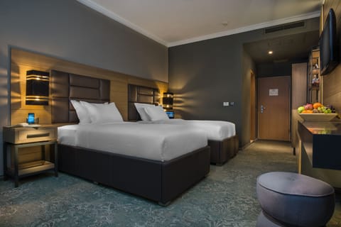 Superior Twin Room | Premium bedding, minibar, in-room safe, desk