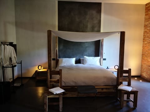 Deluxe Suite | In-room safe, cribs/infant beds, free WiFi, bed sheets