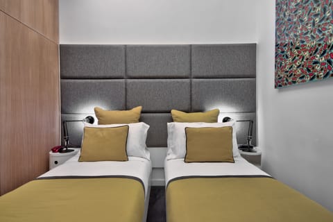 Deluxe Double or Twin Room | Hypo-allergenic bedding, minibar, in-room safe, desk