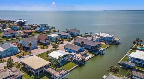 Welcome to Anchor Down by BeachBox