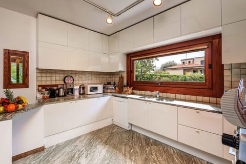 Villa, 4 Bedrooms, Private Pool, Garden View | Interior