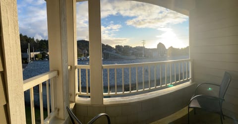 Traditional Studio | Balcony view