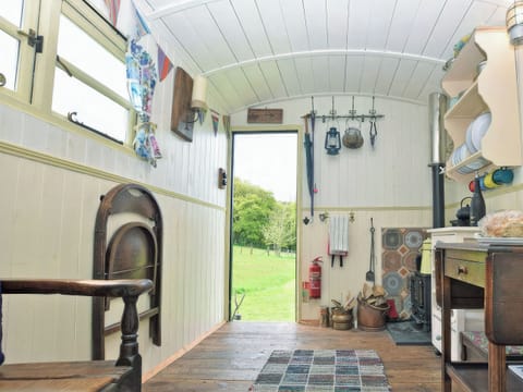 Open plan living space | Cwt Cwtshlyd, Tregaron