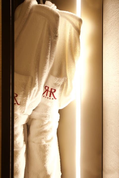 Minibar, in-room safe, desk, soundproofing