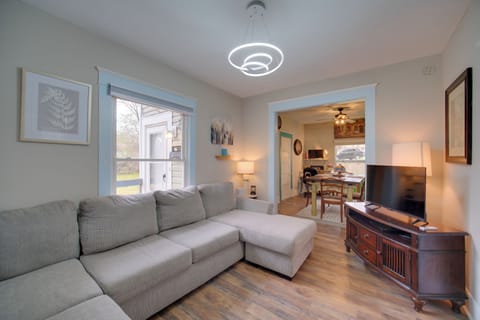 Akron Vacation Rental | 1BR | 1BA | 750 Sq Ft | 4 Steps to Enter