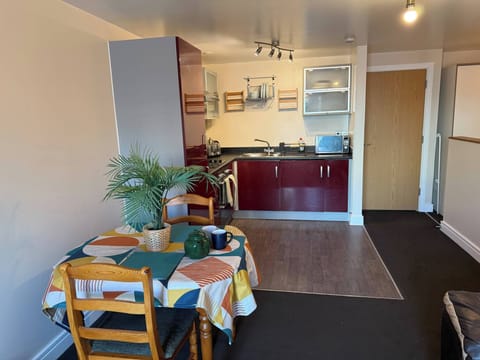 Apartment, 1 Bedroom, Balcony | Dining room