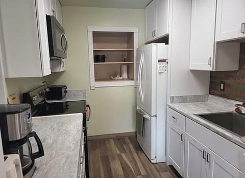 Full Kitchen with & Pantry