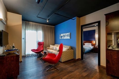 Premium Suite, 2 Bedrooms, Terrace (Park) | Minibar, in-room safe, desk, soundproofing
