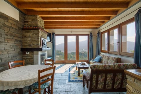 Villa, 3 Bedrooms, Private Pool, Garden View | Living room