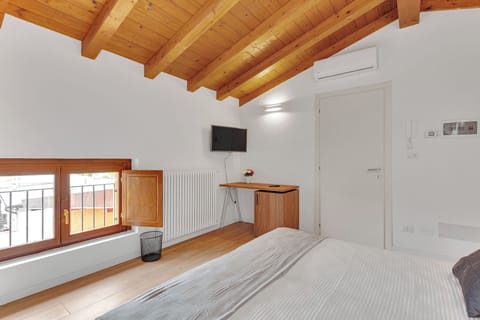 Classic Double Room | Desk, free WiFi