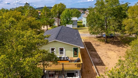 Bird’s-eye view of Lakecrest Nest — your next lakeside escape awaits