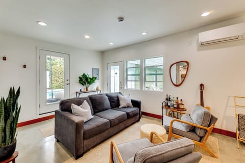 Pasadena Vacation Rental | Studio | 1BA | 400 Sq Ft | 1 Step to Access