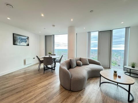 Apartment, 3 Bedrooms, Accessible | Living area