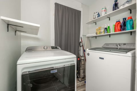 House, Multiple Beds, Patio, Garden View (The Washington Cottage) | Interior