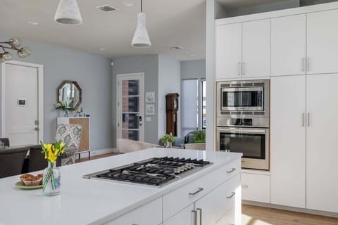 Fully Equipped Modern Kitchen