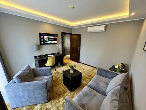 Suite | Living area | LED TV