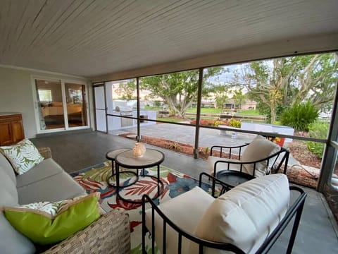 Outdoor Oasis - large screened in lanai