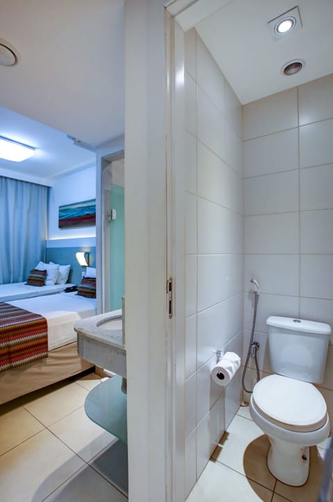 Standard Twin Room, 2 Twin Beds | Bathroom | Shower, free toiletries, hair dryer, towels