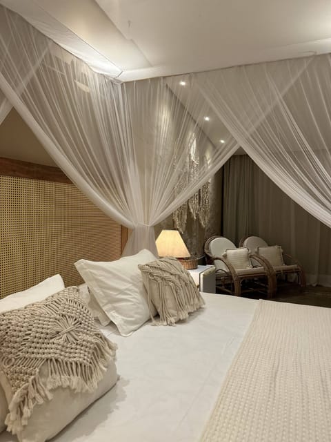 Ocean Front Luxury Suite | Minibar, blackout drapes, free WiFi